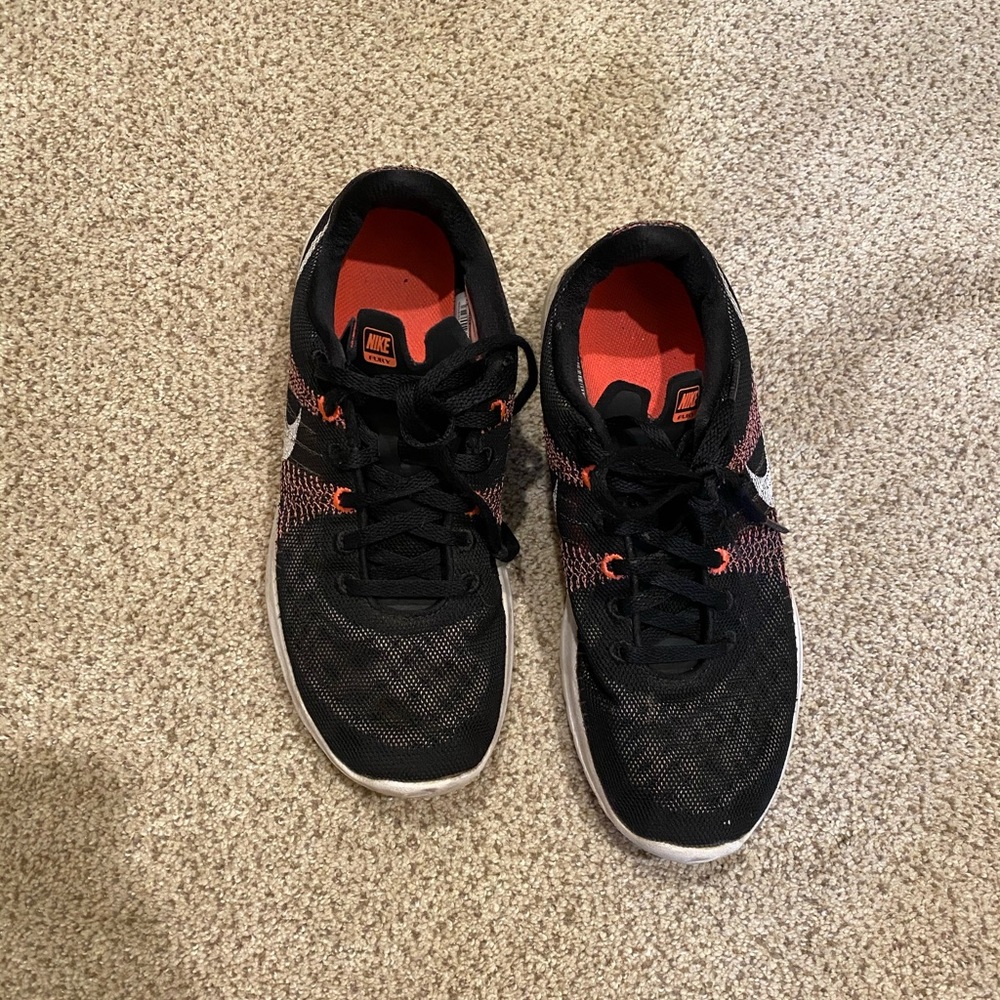 Nike Tennis Shoes